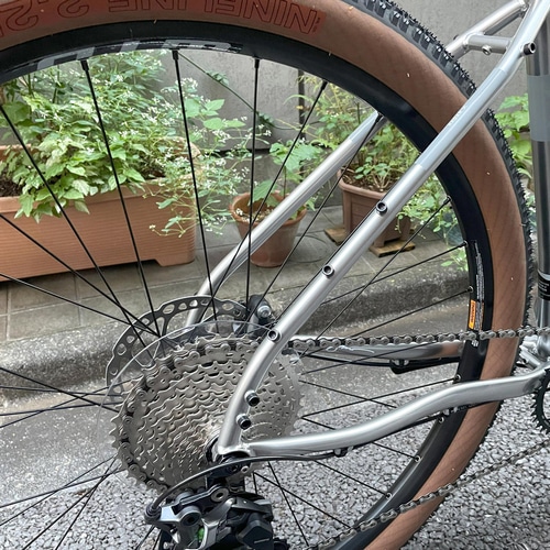 【アウトレット特価】 BREEZER ( ブリーザー ) グラベルロード RADAR X PRO ( レイダー エックス プロ ) ロウ シルバー 48 (身長目安170cm前後)