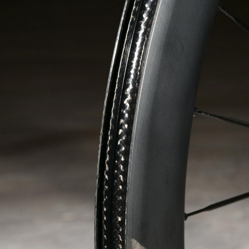 MAVIC ( }BbN ) [hoCNpzC[(fBXNu[Lp) COSMIC SLR 65 DISC 19MM ( RX~bN SLR 65 fBXN )+ YKSION PRO UST II 25C OZbg/V}mHG/700C (622x19TC) [^C:23-62mm]