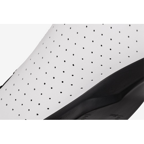 fi'zi:k ( �t�B�W�[�N ) �r���f�B���O�V���[�Y VENTO OMNA WIDE �y�I�����C���ꔄ�z ( ���F���g �I���i ���C�h ) �z���C�g/�u���b�N 41.0 ( 26.35cm )