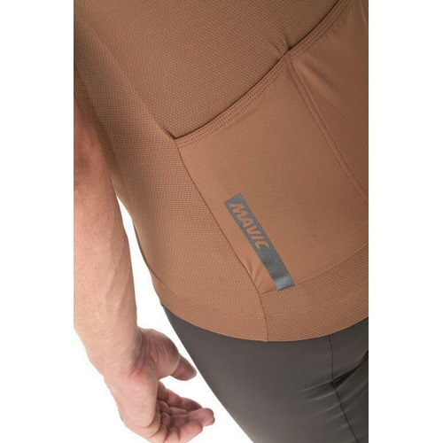 MAVIC ( マヴィック ) 半袖ジャージ ESSENTIAL JERSEY M ( エッセンシャル ジャージ メンズ ) ブロンズ/カーボン XL