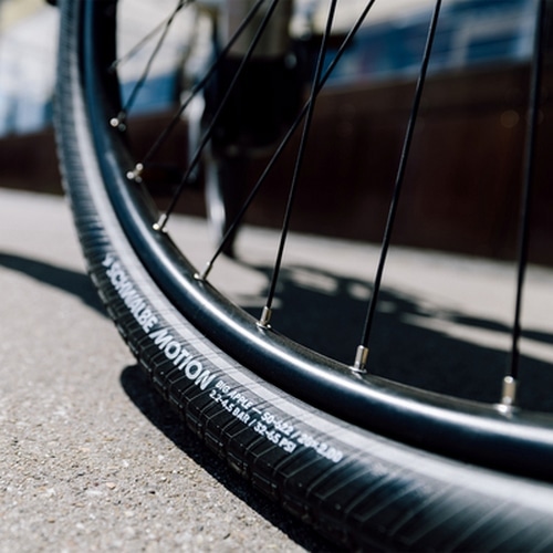 SCHWALBE ( �V�������x ) �N�����`���[�^�C�� MOTION BIG APPLE ( ���[�V�����r�b�O�A�b�v�� ) �u���b�N���t���b�N�X 20X2.00 ( 406 )