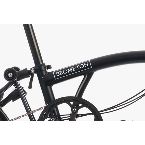 BROMPTON ( �u�����v�g�� ) �܂肽���ݎ��]�� C LINE EXPLORE MID ( C���C�� �G�N�X�v���A�[ �~�b�h ) �}�b�g�u���b�N ( �K���g��145-185cm�O�� )