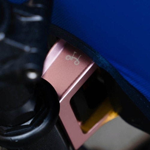 BROMPTON ( �u�����v�g�� ) �t���[�������E���A�f�B���C���[�n���K�[ FORGED FRONT CARRIER BLOCK ( �t�H�[�W�h �t�����g�L�����A�u���b�N ) �s���N