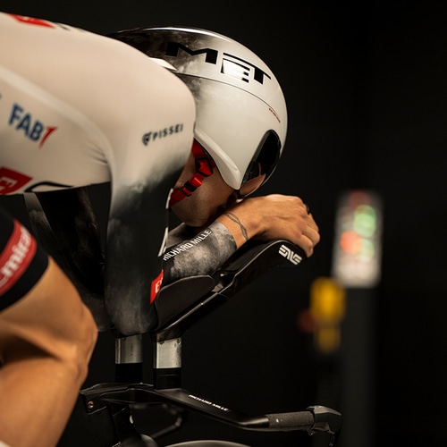 MET ( ���b�g ) �X�|�[�c�w�����b�g DRONE WIDE BODY2 ( �h���[�� ���C�h �{�f�B2 ) �z���C�g���^���b�N�O���b�V�[ M ( 56-58cm )