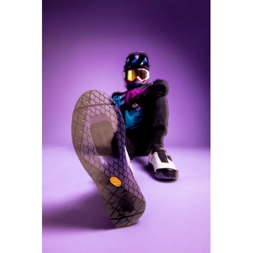 NORTH WAVE ( �m�[�X�E�F�[�u ) �r���f�B���O�V���[�Y OVERLAND PLUS ( �I�[�o�[�����h �v���X ) ���C�g�O���[/�_�[�N�p�[�v�� 42 ( 26.7cm )