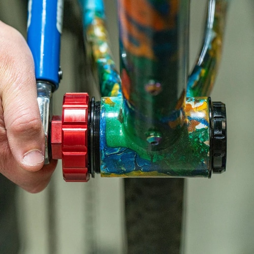 WOLFTOOTH ( �E���t�g�D�[�X ) BB�i�{�g���u���P�b�g�j T47 EXTERNAL BOTTOM BRACKET ( T47 �G�N�X�^�[�i�� �{�g���u���P�b�g ) �I�����W T47EXT/24MM