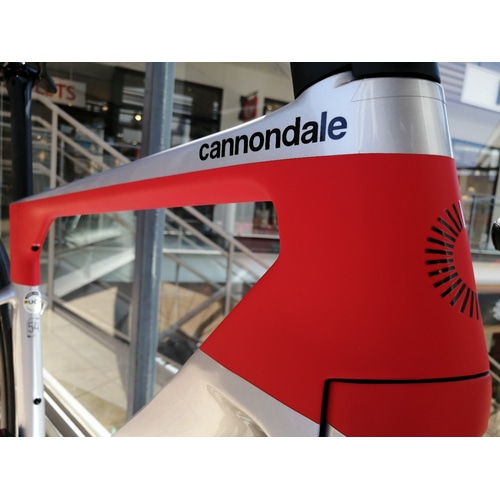 CANNONDALE ( キャノンデール ) ロードバイク SYSTEMSIX Hi-MOD DURA-ACE DI2( システムシックス ハイモッド デュラエース Di2 ) 入間アウトレット マーキュリー 54( 適応身長目安175cm前後 )