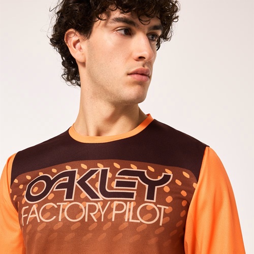 OAKLEY ( I[N[ ) W[W SEEKER GRADIENT LS JERSEY yICꔄz ( V[J[ OfBGg OX[uW[W ) OfBGgGvXIW M