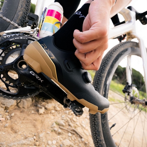 SHIMANO ( �V�}�m ) �r���f�B���O�V���[�Y RX710 �u���b�N 43 ( 27.2cm )