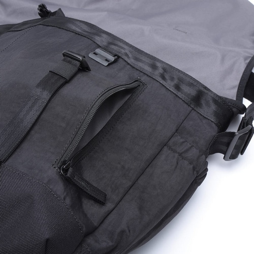 CHROME ( N[ ) bZW[obO COURIER FLAP MESSENGER 20L ( N[G tbv bZW[ ) ubNNN 20L
