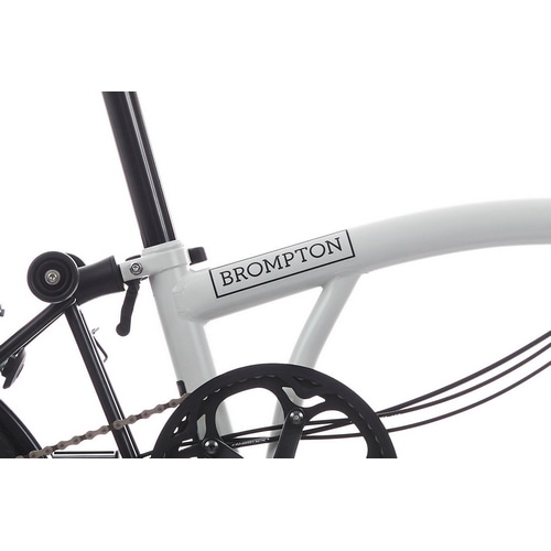 BROMPTON ( �u�����v�g�� ) �܂肽���ݎ��]�� C LINE URBAN LOW S2L ( C ���C�� �A�[�o�� ���[ S2L ) �p�s���X�z���C�g/�u���b�N �����T�C�Y ( �K���g��145-185cm�O�� )