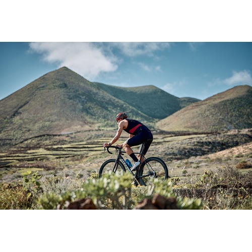 ZONE3 ( ゾーンスリー ) トライアスロンウェア MEN’S ACTIVATE TRI SHORTS ( メンズ アクティベート トライショーツ ) ブラック/レッド S