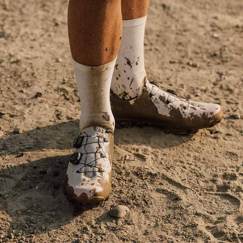 QUOC ( NIbN ) rfBOV[Y GRAN TOURER XC ( O cA[ XC ) `[N 40 ( 25.3cm )