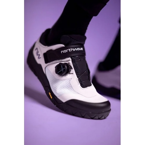 NORTH WAVE ( �m�[�X�E�F�[�u ) �r���f�B���O�V���[�Y OVERLAND PLUS ( �I�[�o�[�����h �v���X ) ���C�g�O���[/�_�[�N�p�[�v�� 42 ( 26.7cm )