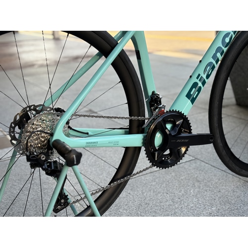 BIANCHI ( �r�A���L ) ���[�h�o�C�N INFINITO 105 12S ( �C���t�B�j�b�g 105 12S ) �`�F���X�e/�u���b�N�t���O���b�V�[ 55 ( �g���ڈ�175cm�O�� )