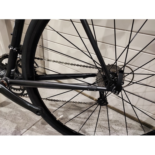 FUJI ( フジ ) クロスバイク BALLAD OMEGA ( バラッド オメガ ) 【新宿クロスバイク館オリジナル】 マットブラック 52 ( 適応身長目安170cm前後 )