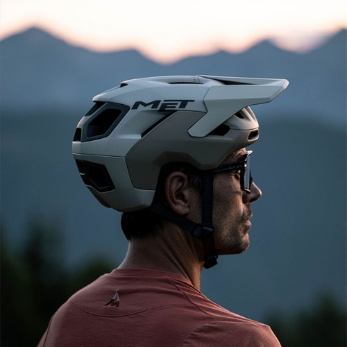 MET ( bg ) X|[cwbg REVO MIPS ( { ~bvX ) I[u }bg M (56-58cm)