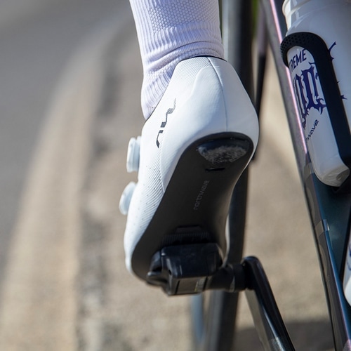 NORTH WAVE ( �m�[�X�E�F�[�u ) �r���f�B���O�V���[�Y EXTREME PLUS ( �G�N�X�g���[�� �v���X ) �z���C�g/�u���b�N 44 ( 28.0cm )