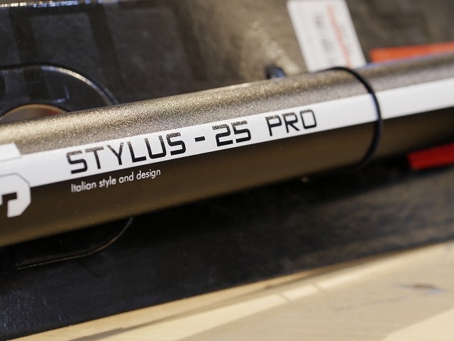 TTT ( スリーティー ) シートポスト STYLUS 25 PRO ( スタイラス 25 プロ ) ブラック / ホワイト ライン 31.6/350mm