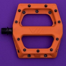  DMR ( ディーエムアール ) フラットペダル V11 PLASTIC PEDAL ( プラスチック ペダル ) オレンジ 