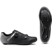 NORTH WAVE ( m[XEF[u ) rfBOV[Y CORE PLUS 2 ( RAvX 2 ) ubN/Vo[ 43 ( 27.4cm )