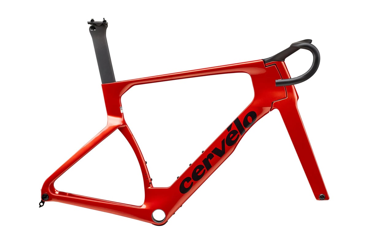 CARNELIAN (�J�[�l���A��)