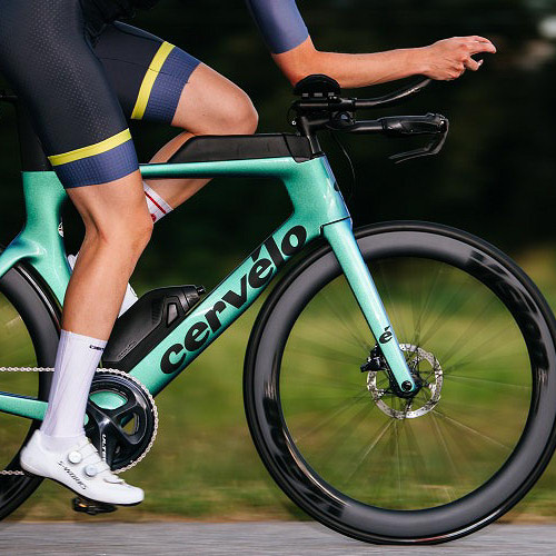 栄光に向かってひた走る