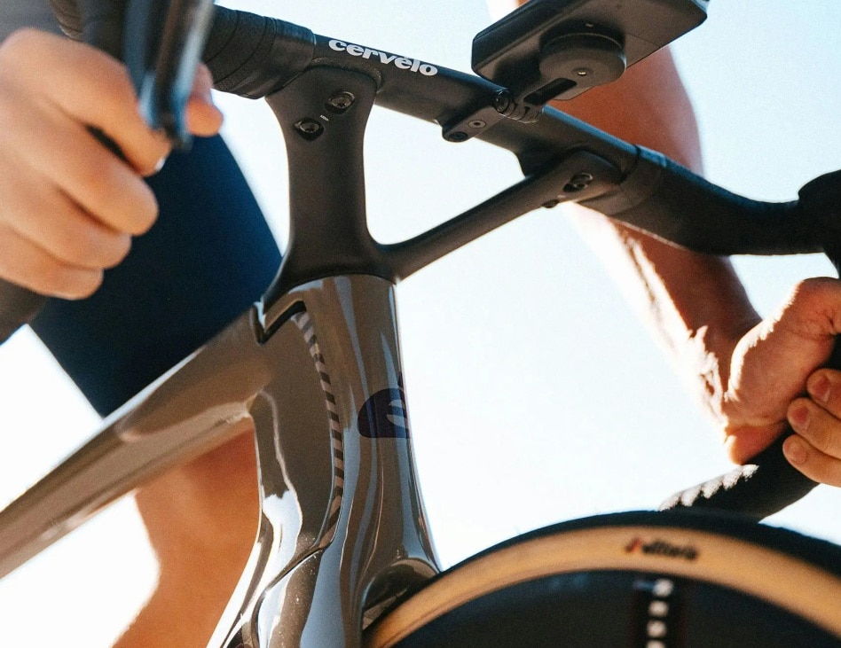 「V」 IS FOR VELOCITY「V」ステムは勝利の象徴