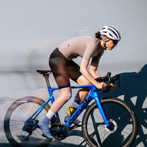 LOOKS LIKE A RACE BIKE,RIDES LIKE A RACE BIKE