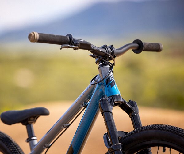 GT 「ジーティー」 LA BOMBA 2011年モデル マウンテンバイク GT 「ジーティー」 LA BOMBA 2011年モデル マウンテンバイク