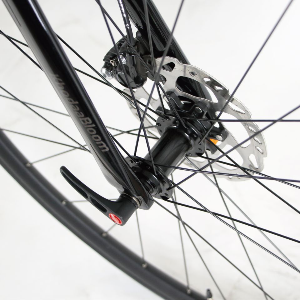 軽い力で高い制動力を得られるSHIMANO 105 油圧ディスクブレーキ