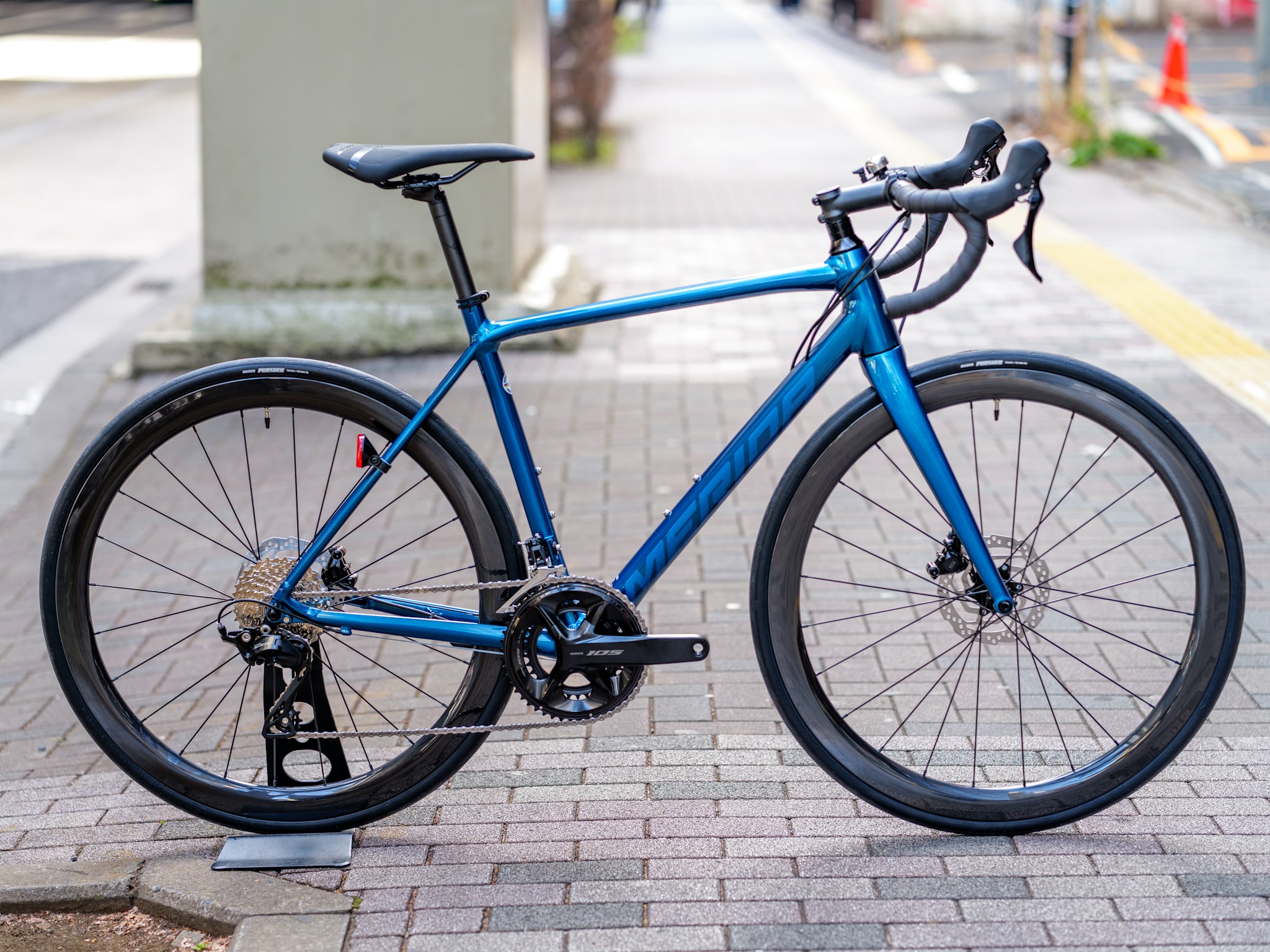 MERIDA ( �����_ ) ���[�h�o�C�N SCULTURA 400+ANTARES CARBON WHEEL ( �X�N���g�D�[�� 400+�A���^���X �J�[�{���z�C�[�� ) �V���N�u���b�N / �_�[�N�V���o�[ ( FK02 ) 50 ( �g���ڈ�170cm�O�� )