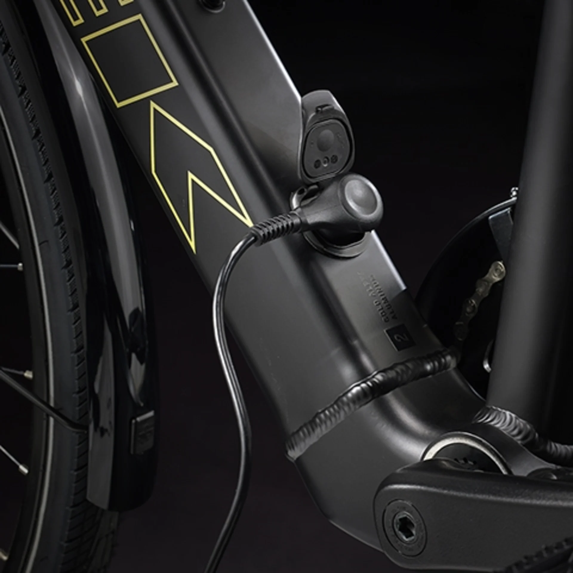 TREK ( トレック ) 電動アシスト自転車（e-bike） FX+ 2 ブラック L