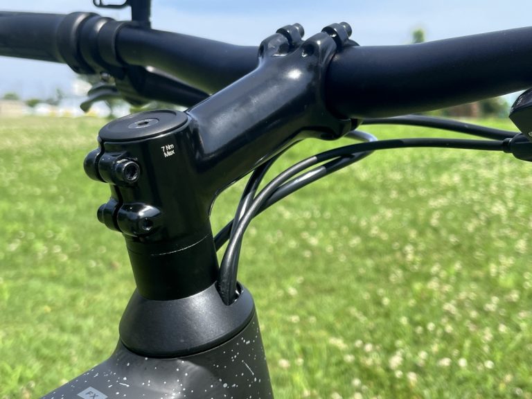 TREK FX�V���[�Y